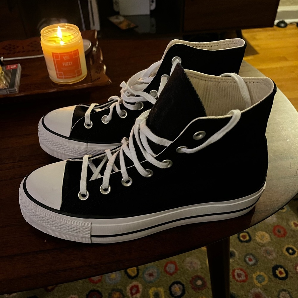 Women’s high top platform black converse